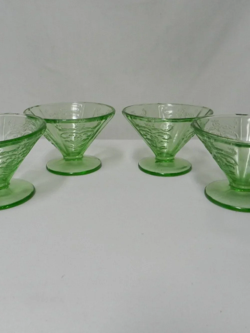 Federal Glass Madrid Vintage Depression Green Cone Shaped Footed bowl Set 4